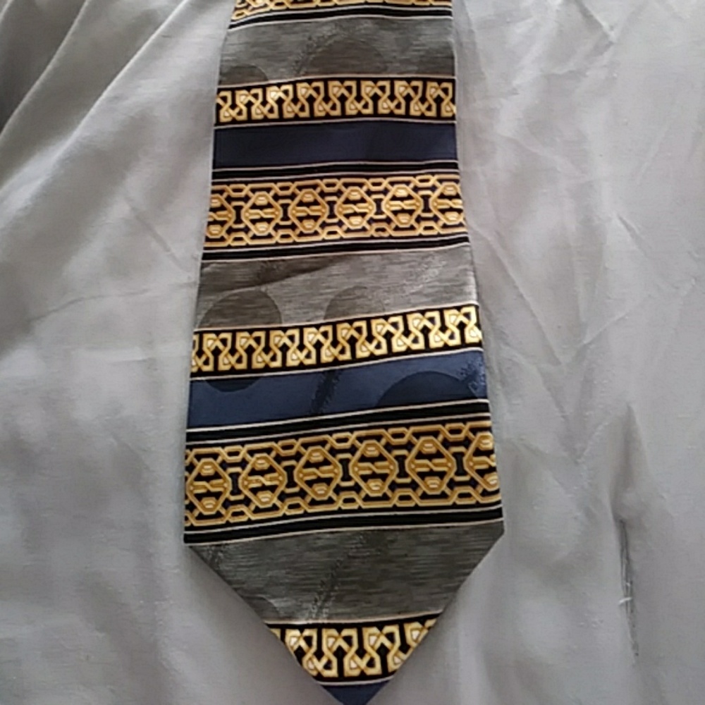 Trevi designer silk  $22+ free $12 gift